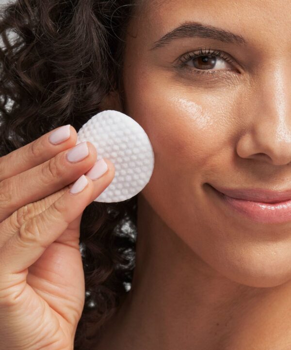Smooth Surface Glycolic Daily Peel - Image 4