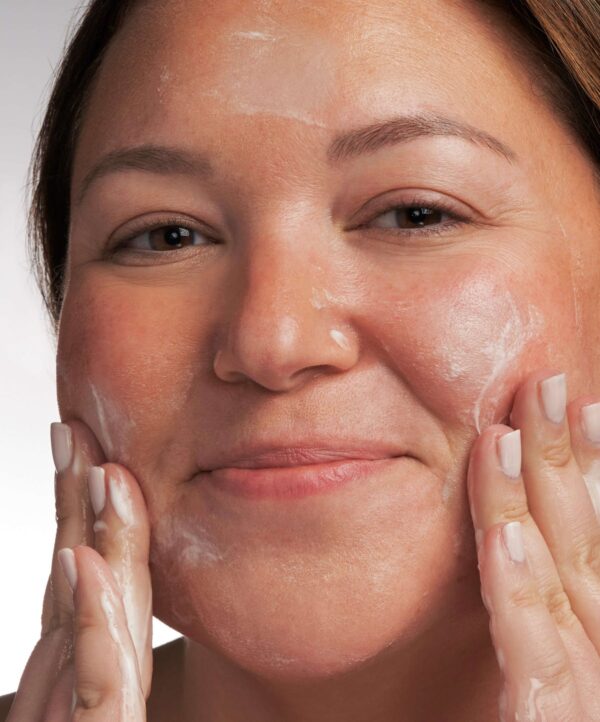 Mandelic Clarifying Cleanser - Image 4